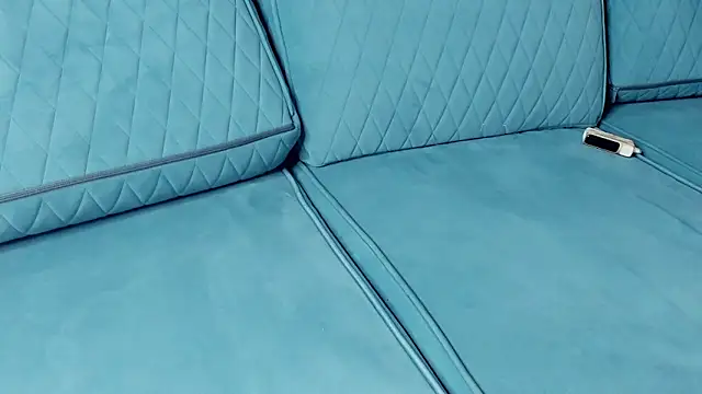 HienBiddie's cam snapshot