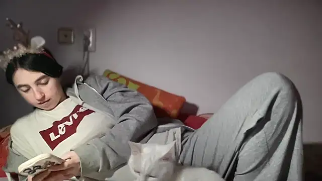 Aphr0ditee's cam snapshot