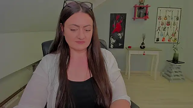 MistressDarrah's cam snapshot