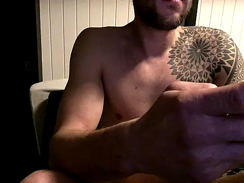 sirkhot08's cam snapshot