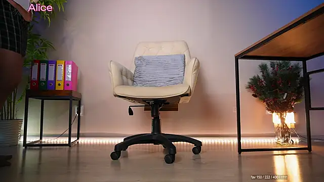 pinkheart_'s cam snapshot