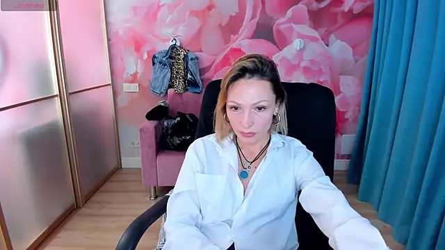 AlinaMoor's cam snapshot