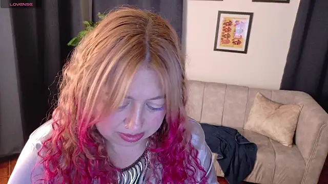 MilfArlet's cam snapshot