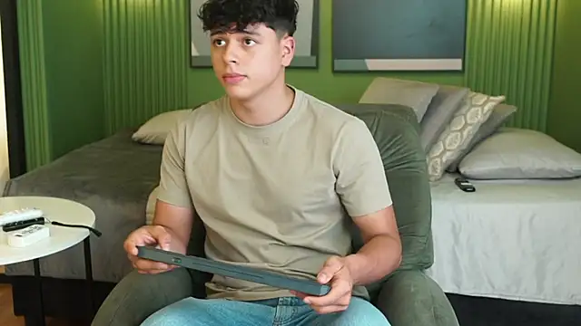 Ethan_occonor's cam snapshot