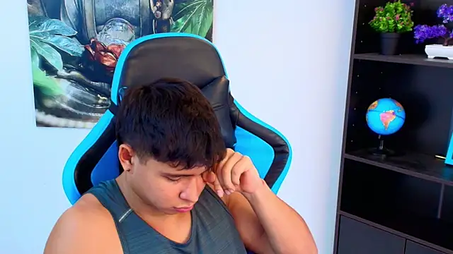 Bray_Kevin live sex cam