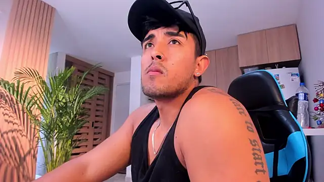 Alan_greek_1's cam snapshot