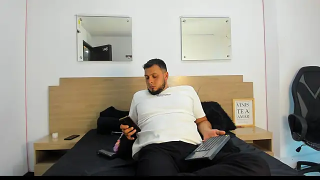 Mike_N_Gaby's cam snapshot