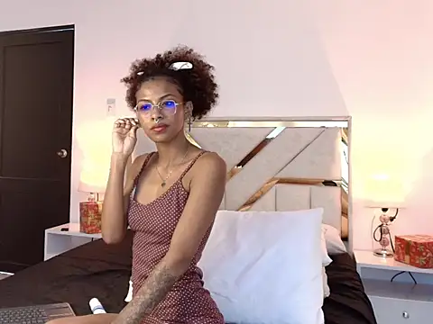 NaomiClay's cam snapshot