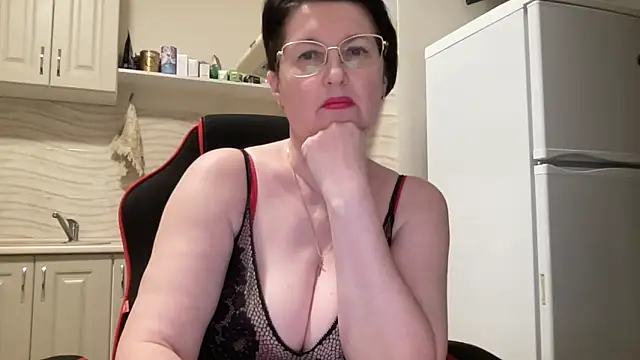 _HotMilfPussy_'s cam snapshot