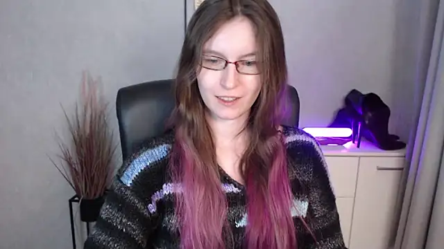 emmaxDelight's cam snapshot