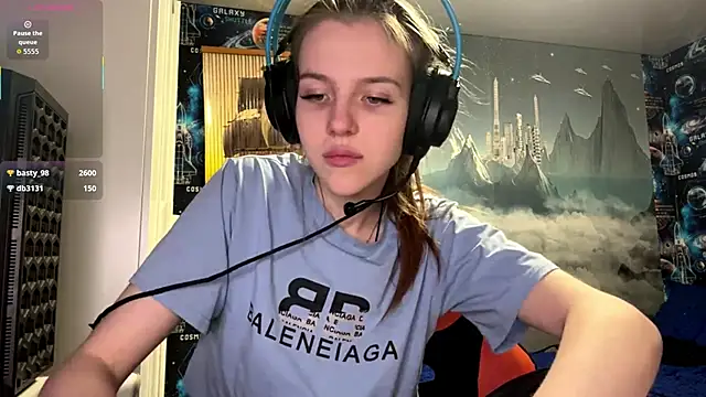 Elira_Breeze's cam snapshot