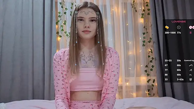 CarolinePepper live sex cam