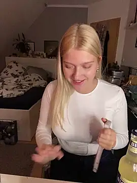 EmmiPemmi live sex cam