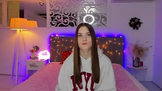 LuisaClover's cam snapshot