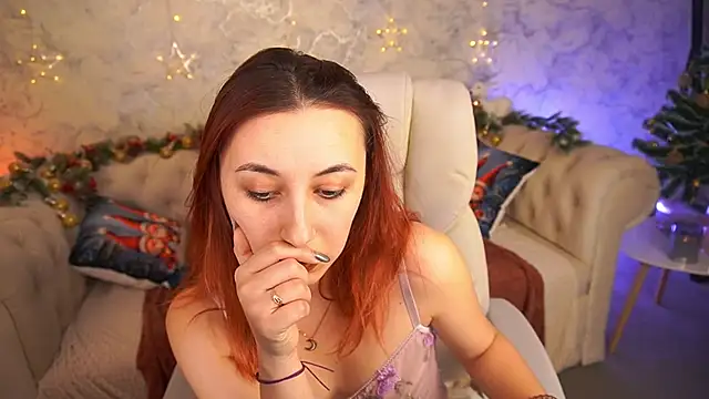 RoxieRay's cam snapshot