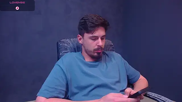 EnzoRace live sex cam