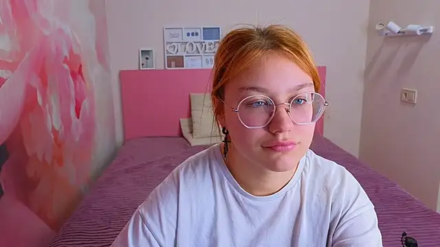 AngelinaLow's cam snapshot