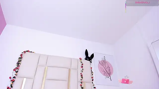 Silvanna-Casstro live sex cam