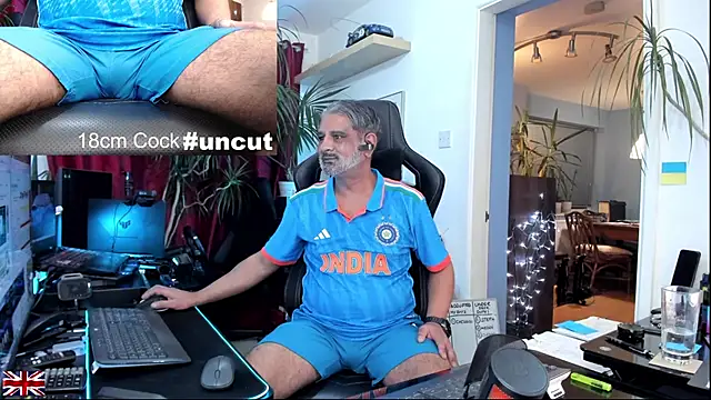 OnlineBossUK live sex cam