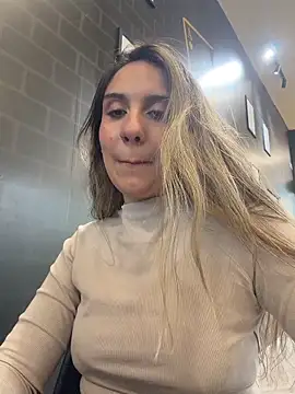 sarah_honey__ live sex cam