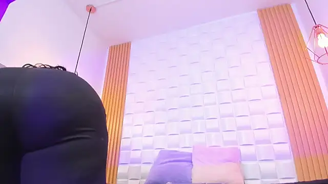 AriaBelle's cam snapshot