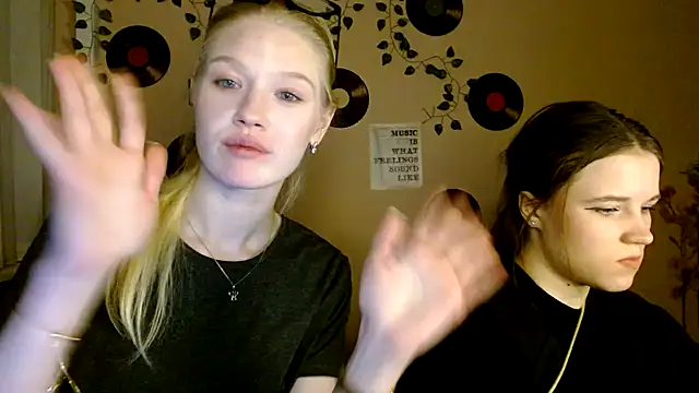 Aria__Moon live sex cam