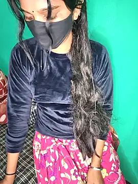 QWEEN7B's cam snapshot