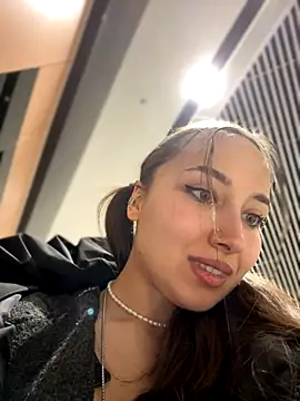 ICrazyOneIRL live sex cam