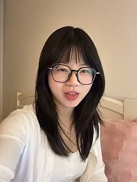 Ella-AAAAA live sex cam