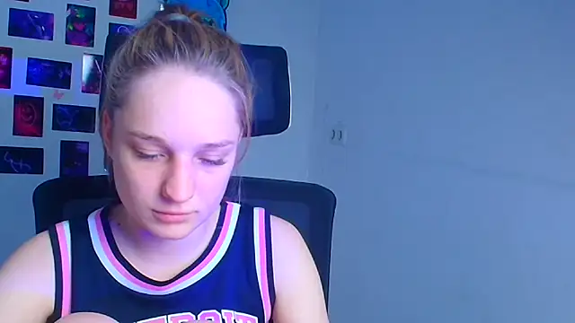 Katie_Rosiee's cam snapshot