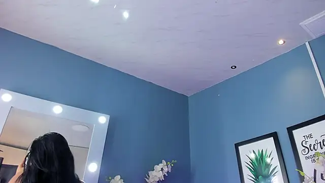 Liaevans__'s cam snapshot