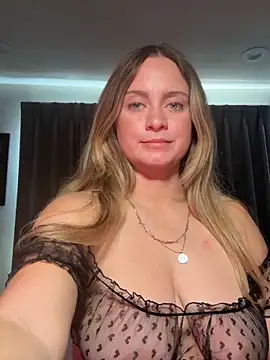 Sophie_Raegan live sex cam