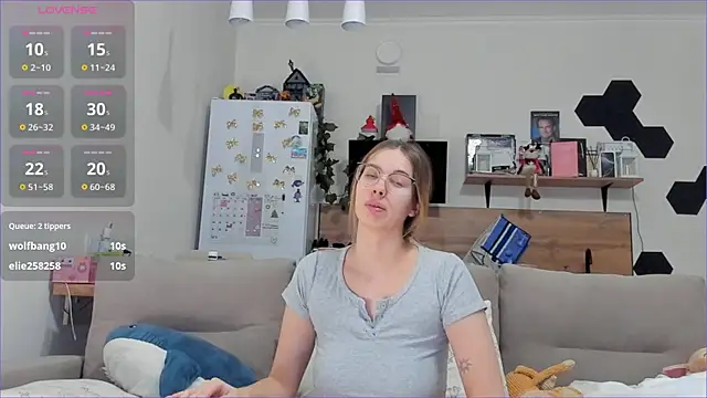 Girl_alone_home live sex cam