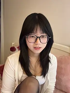 Ella-AAAAA live sex cam