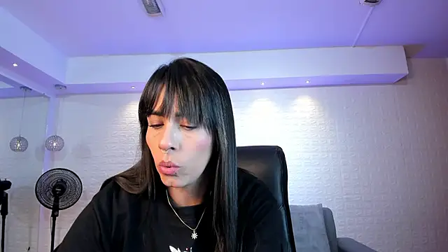 violet_scott's cam snapshot