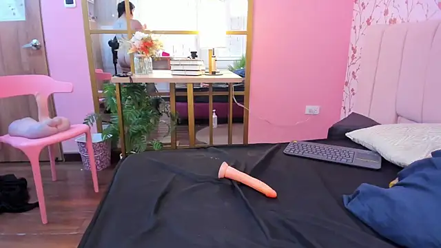 taylor_bennet's cam snapshot