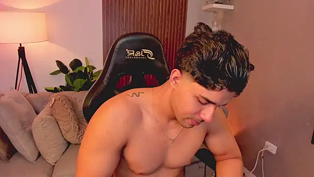 liam_collins21 live sex cam