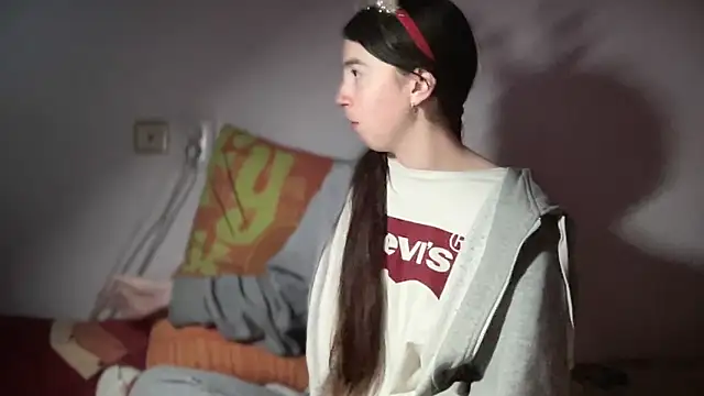 Aphr0ditee's cam snapshot