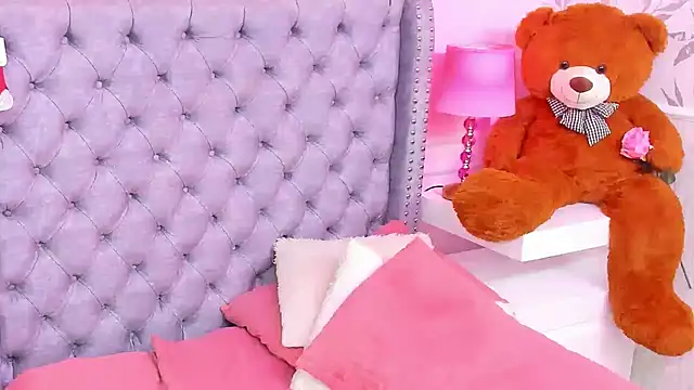 HaileeRoberts live sex cam