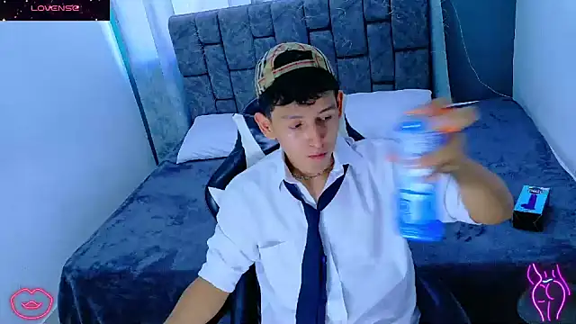 FelipeGonzalezz live sex cam