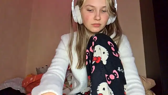 KarinRobertson's cam snapshot