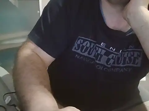 iron_boy80 live sex cam