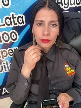 Alysson-- live sex cam