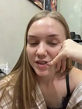 MilaMoone live sex cam