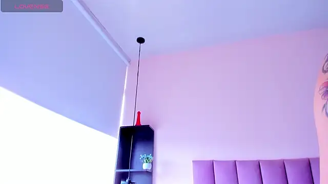 violet_myerrs's cam snapshot