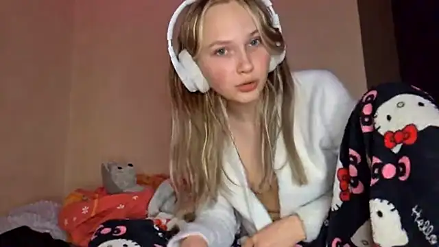 KarinRobertson live sex cam