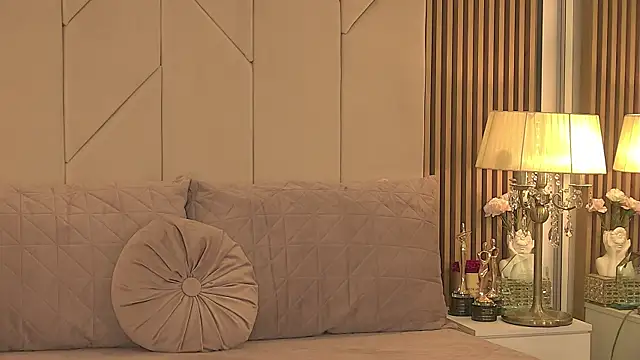 Blanche_Summer live sex cam