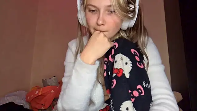 KarinRobertson's cam snapshot