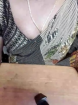 Aishu-tamil09's cam snapshot