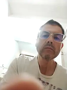 Fuegosutil's cam snapshot